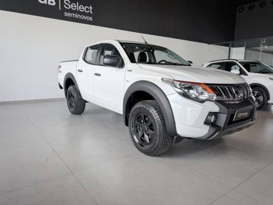 MITSUBISHI L200 TRITON 2.4 16V TURBO DIESEL GLS CD 4X4 AUTOMÁTICO MITSUBISHI L200 TRITON 2.4 16V TURBO DIESEL GLS CD 4X4 AUTOMÁTICO